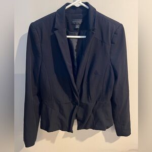 🛑 SALE 🌻 Worthington black taylored blazer with one button closure